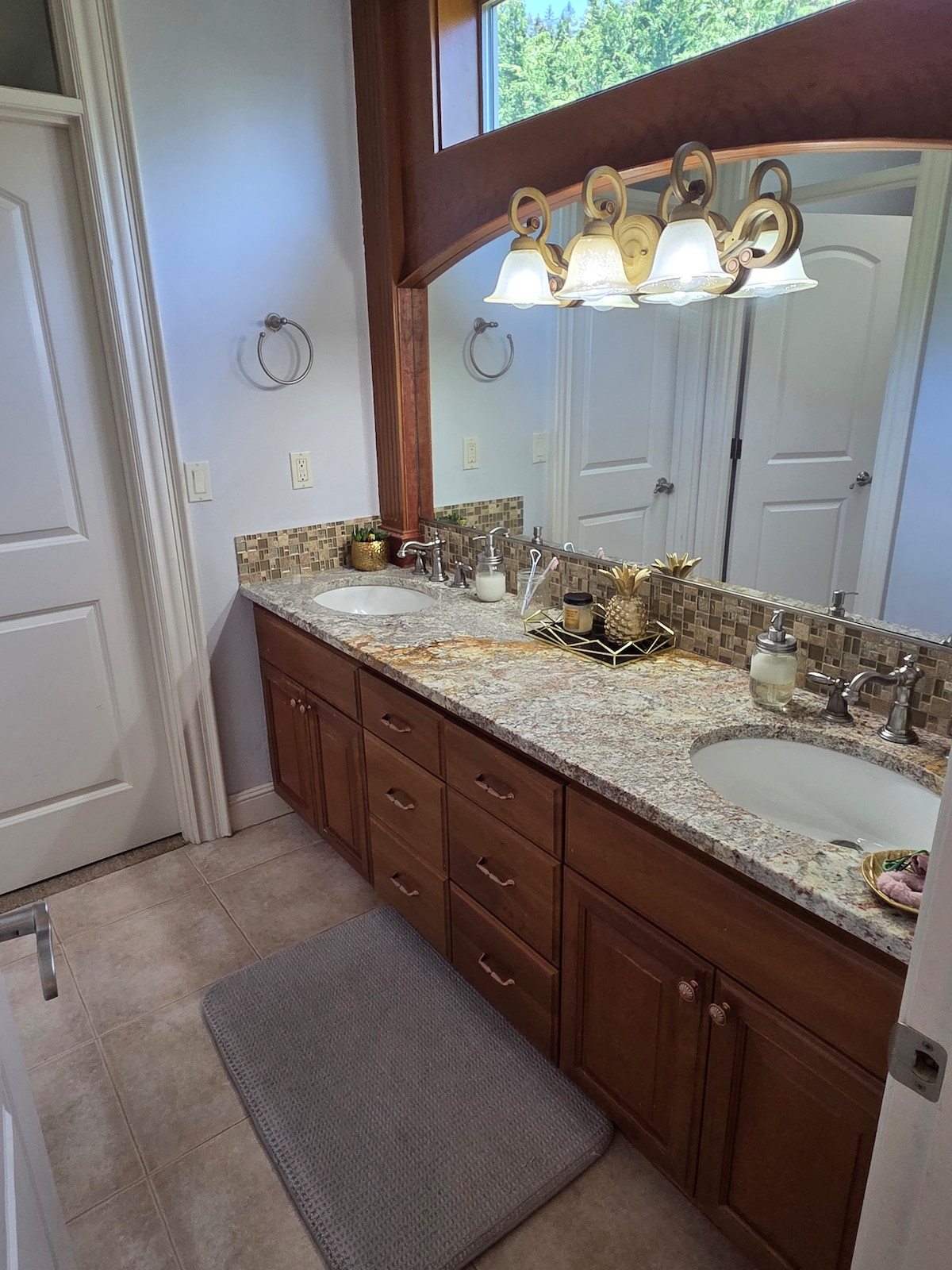 Chef’s Kitchen • Theater • Sauna • Game Room • PDX image 24