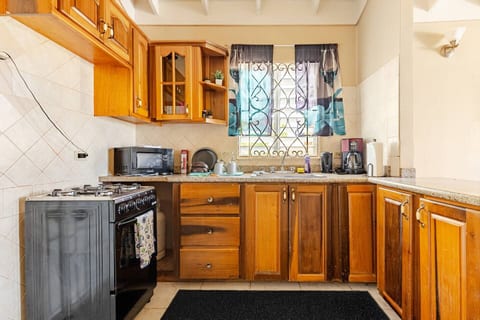 Private Tranquil Home Near Dunn's River