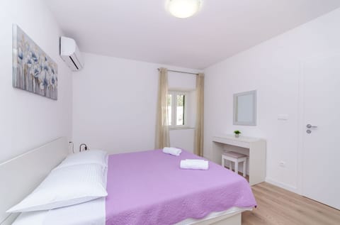 House Mateljan - Unit 377893-13