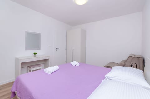 House Mateljan - Unit 377893-13