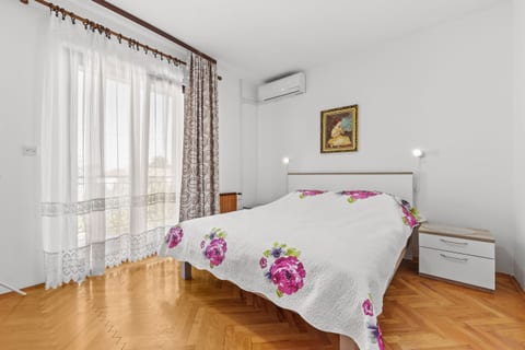 Apartments Vera - Unit 377856-13