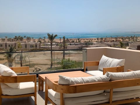 Stunning Penthouse Seaview Apt in Mesca, Somabay image 2