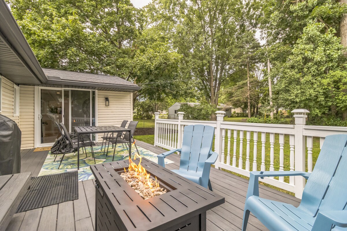 updated-ranch-home-with-king-bed-and-fenced-yard/