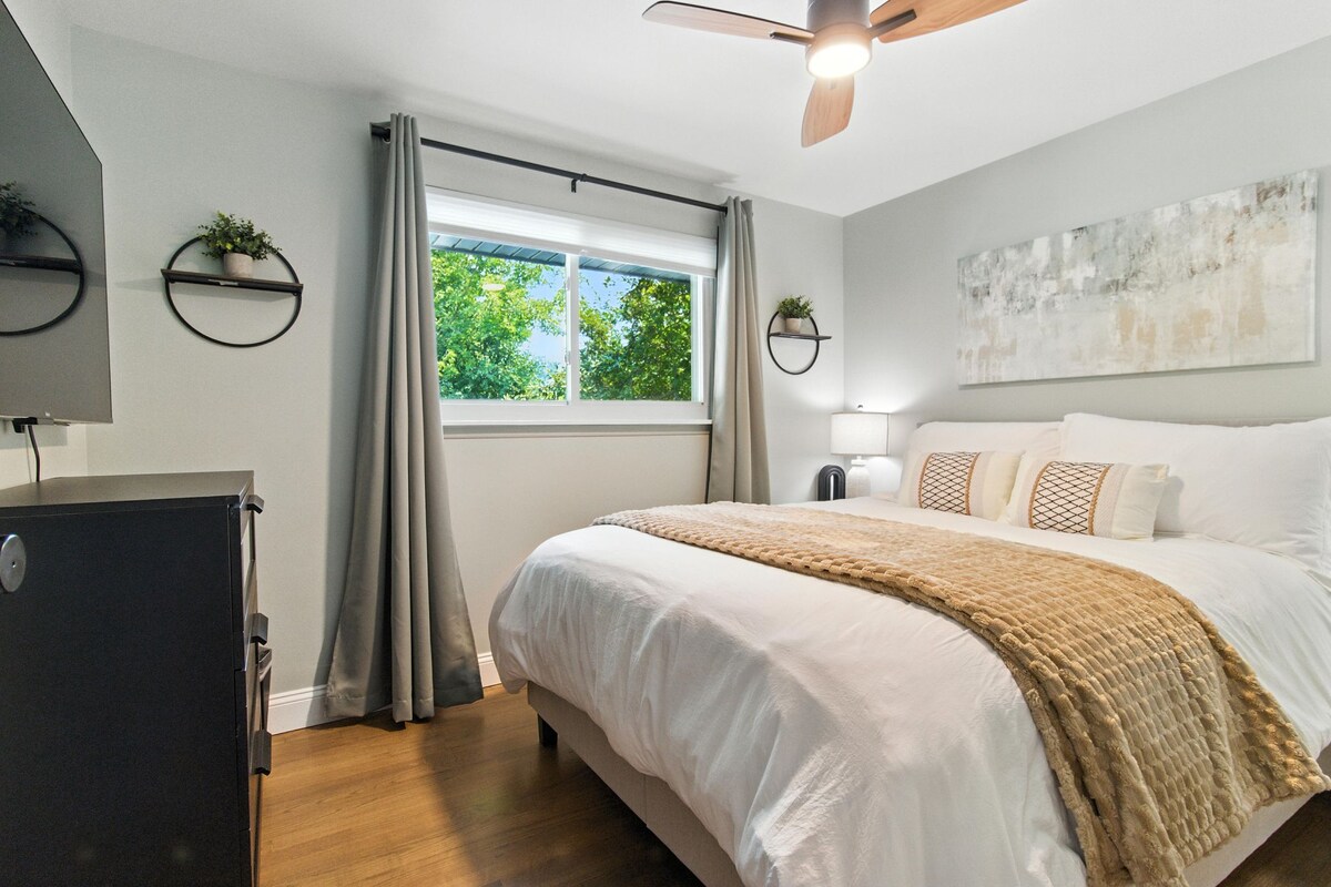 updated-ranch-home-with-king-bed-and-fenced-yard/