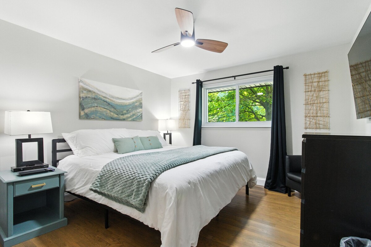 updated-ranch-home-with-king-bed-and-fenced-yard/