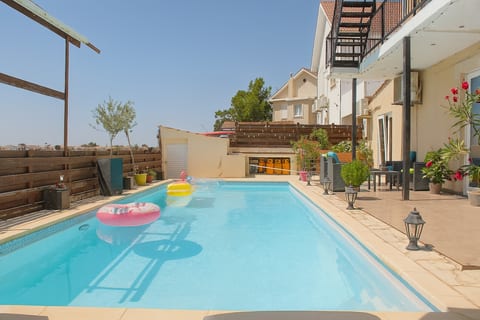 Comfy room with sea view in Villa private pool