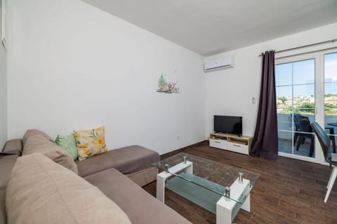 Apartment Dino - Unit 377896-13