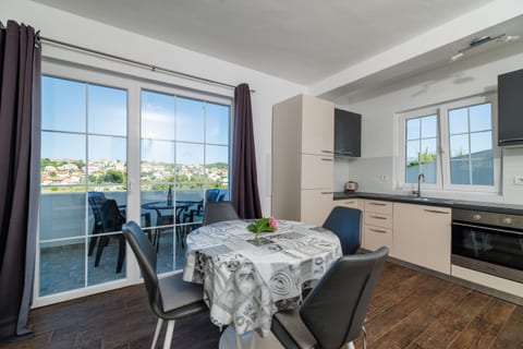Apartment Dino - Unit 377896-13