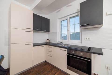 Apartment Dino - Unit 377896-13