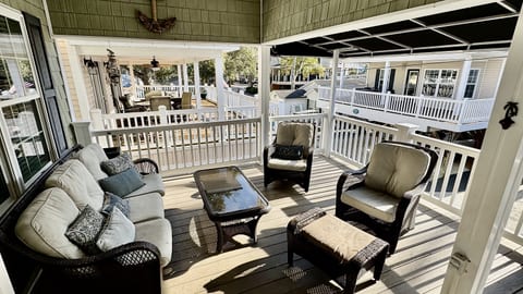 5-Bedroom Beach House in Ocean Lakes, 2 Golf Carts