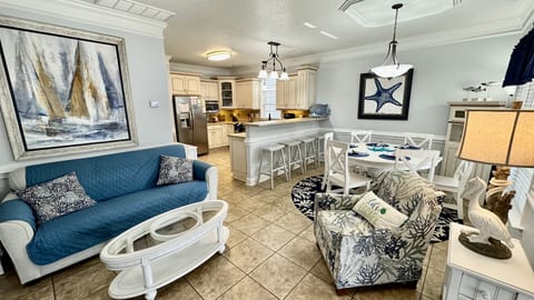 5-Bedroom Beach House in Ocean Lakes, 2 Golf Carts