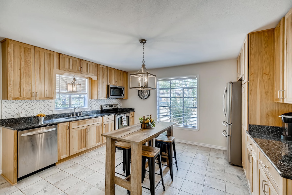 Large Kitchen with a 4 seat island