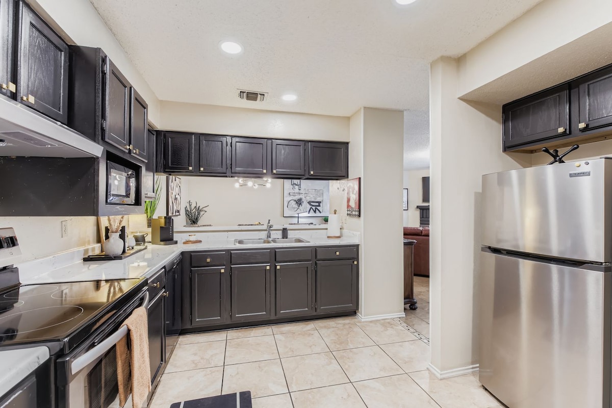 the-mocha-beauty-townhome-w1-car-garage-nw-sa/