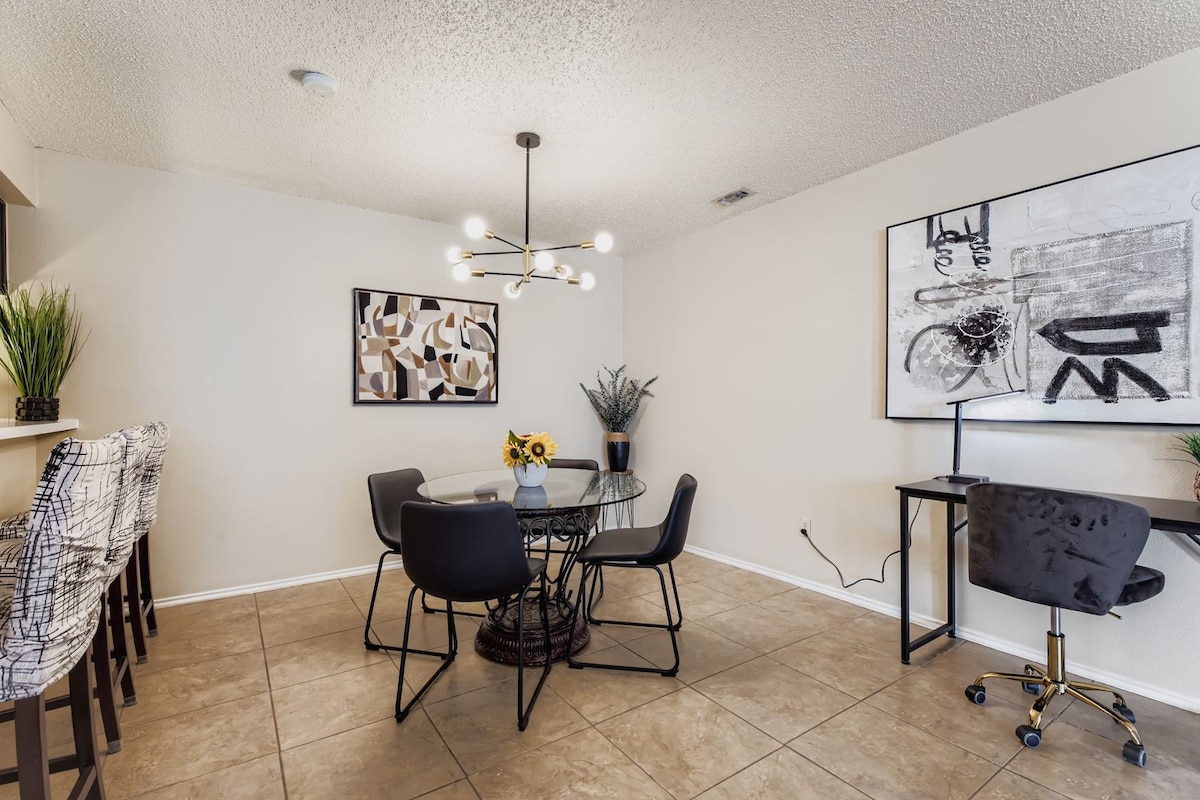 the-mocha-beauty-townhome-w1-car-garage-nw-sa/