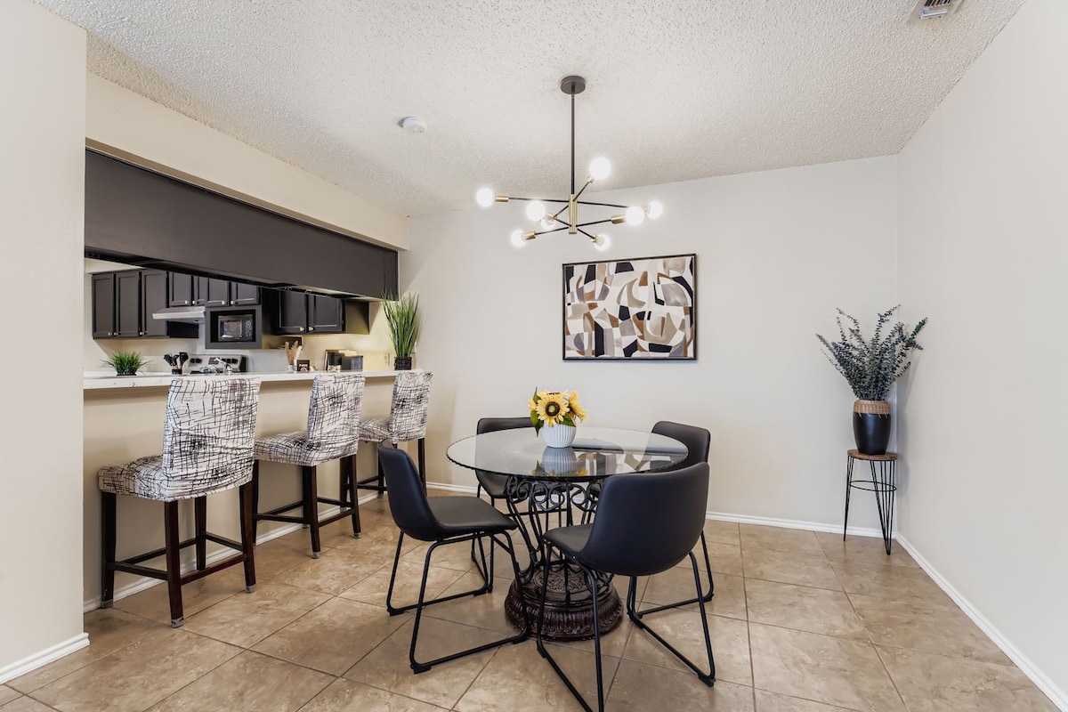 the-mocha-beauty-townhome-w1-car-garage-nw-sa/