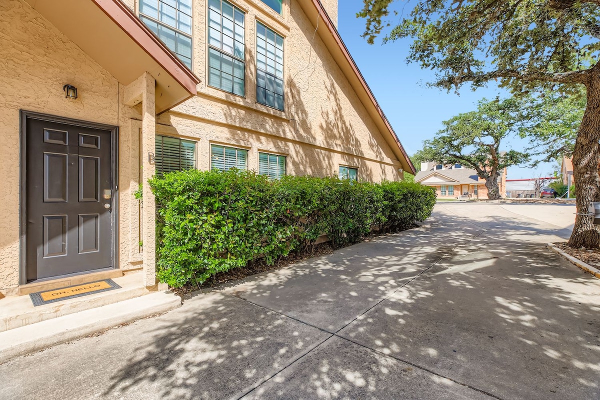 the-mocha-beauty-townhome-w1-car-garage-nw-sa/