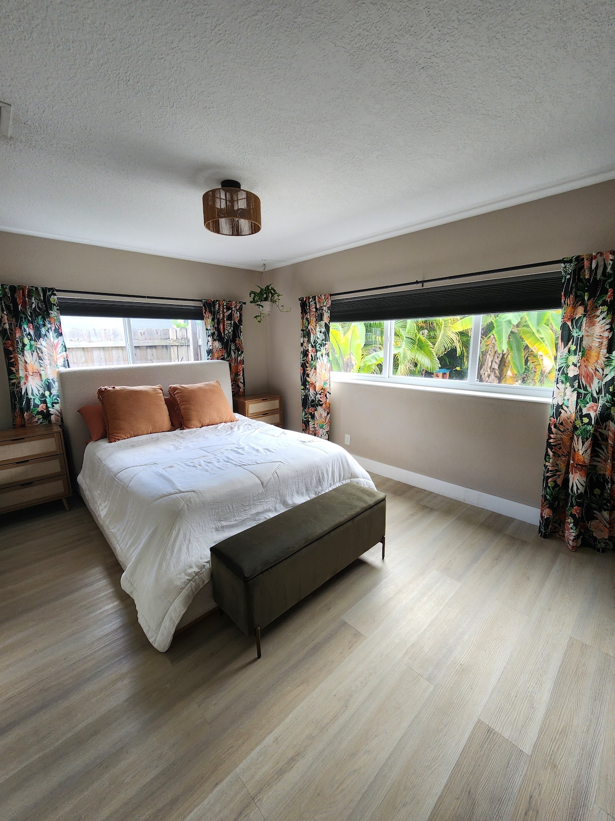 palm-and-plunder:-a-posh-pirate-retreat/