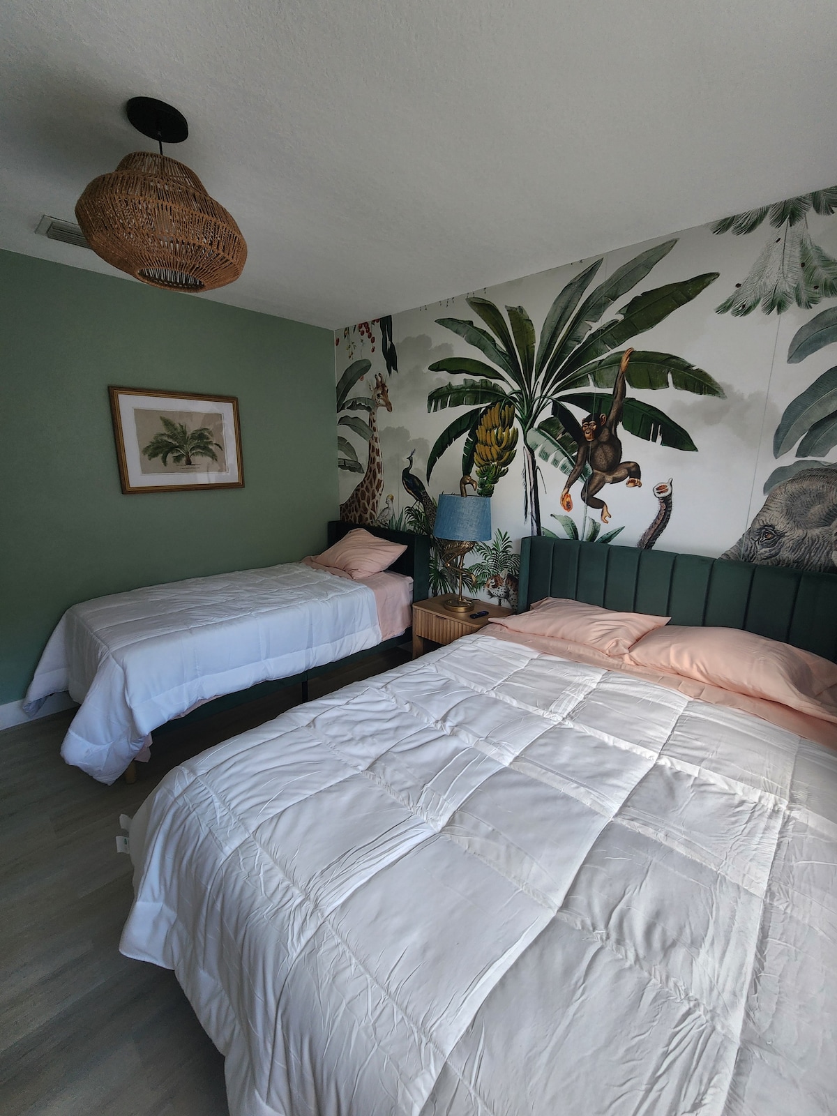 palm-and-plunder:-a-posh-pirate-retreat/