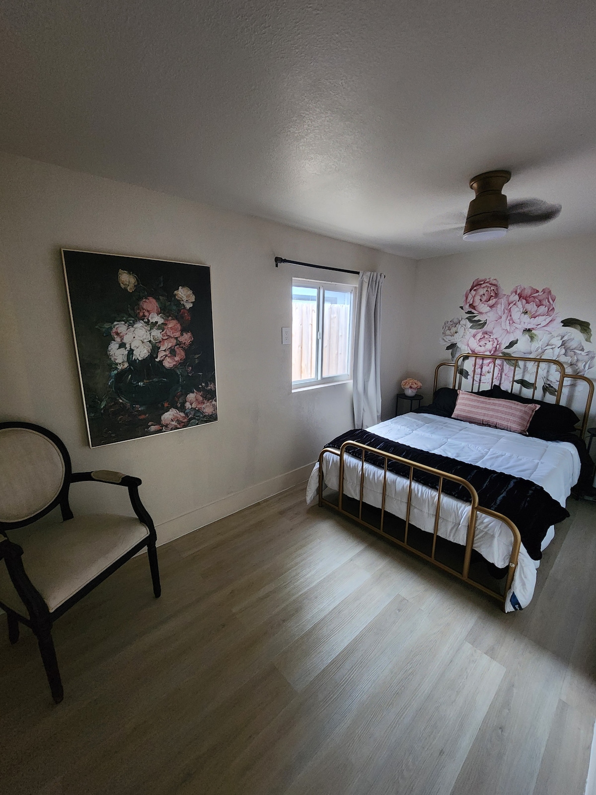 palm-and-plunder:-a-posh-pirate-retreat/