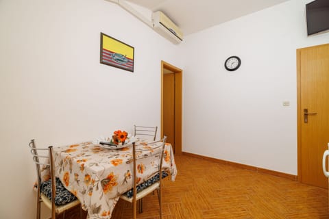 Apartments Sanja - Unit 377905-13