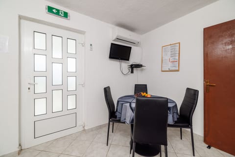 Apartments Ester - Unit 377900-13