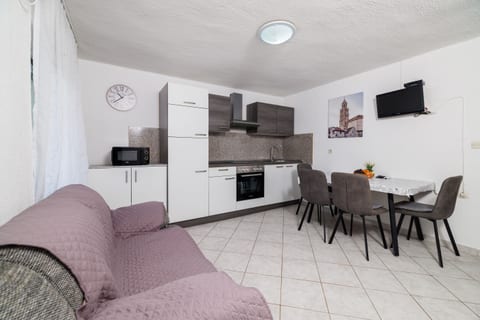 Apartments Ester - Unit 377901-13
