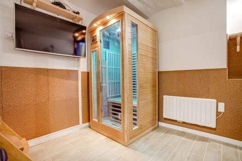 Great area apt in heart of Paris 11 Pere Lachaise