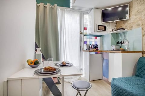 Nice studio in heart of Paris 11