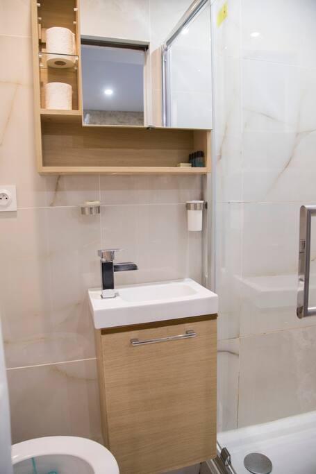 Nice studio in heart of Paris 11