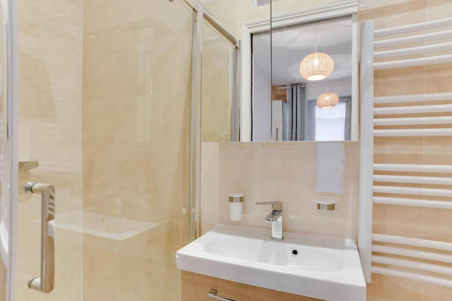 Studio near Le Moulin Rouge and Montmartre