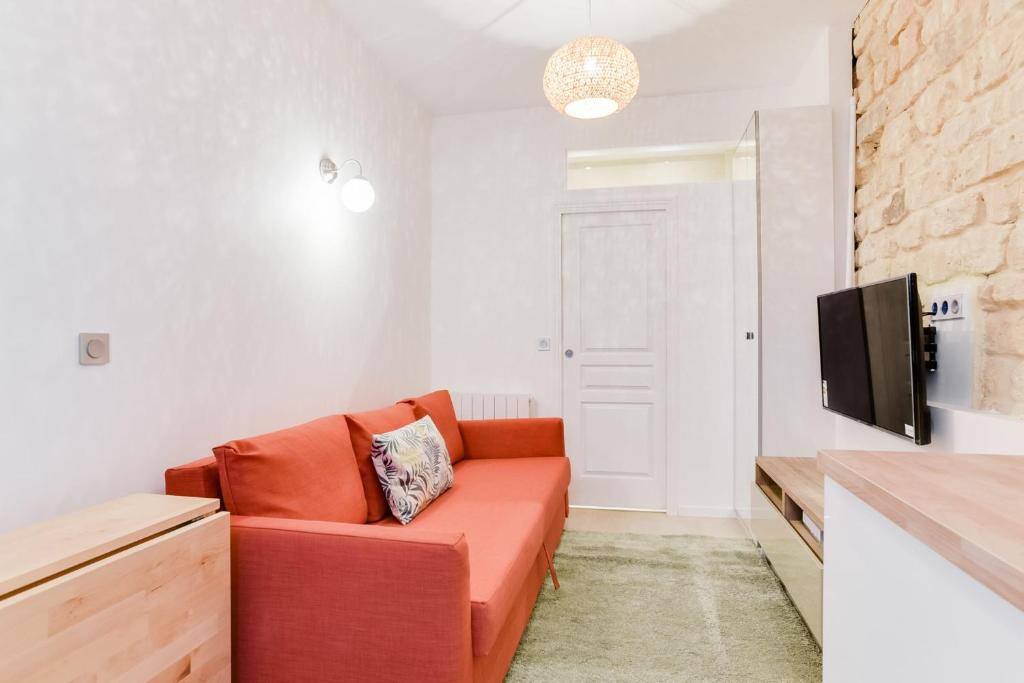 Studio near Le Moulin Rouge and Montmartre