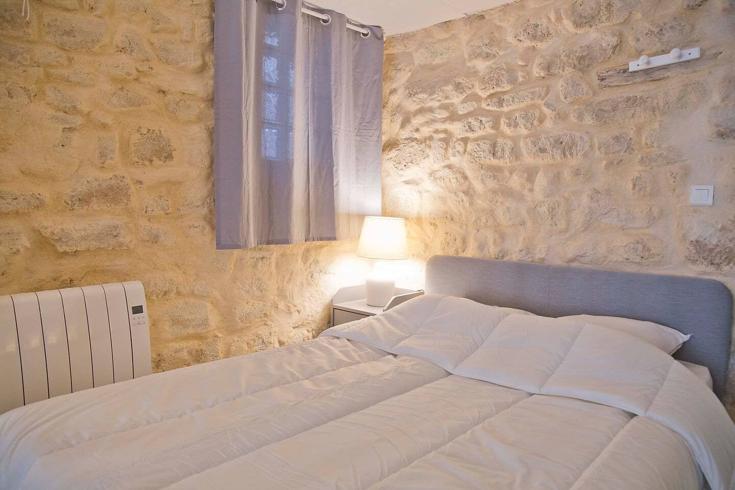 Isaure - Stylish Studio Sorbonne District