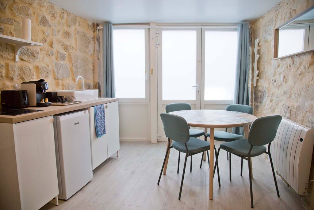 Isaure - Stylish Studio Sorbonne District