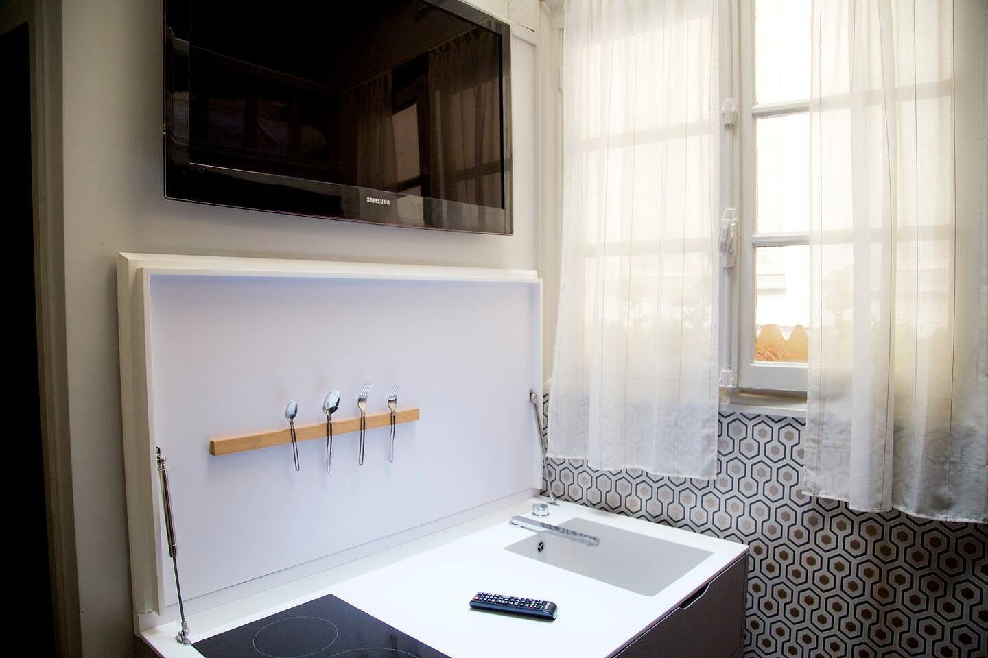 Cute Tiny Studio Heart of Marais