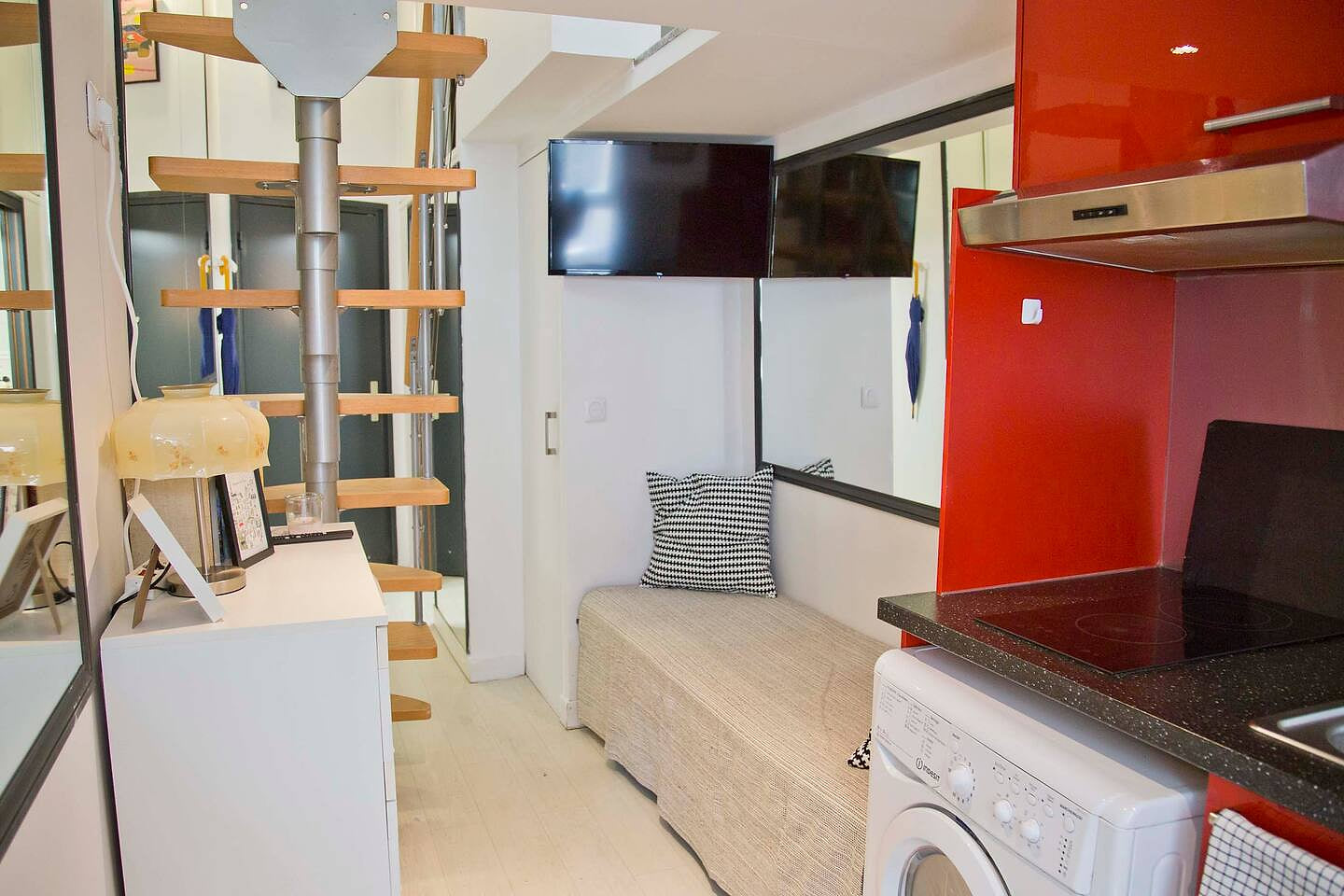 Tiny studio St Germain St Michel Heart 6 arr.