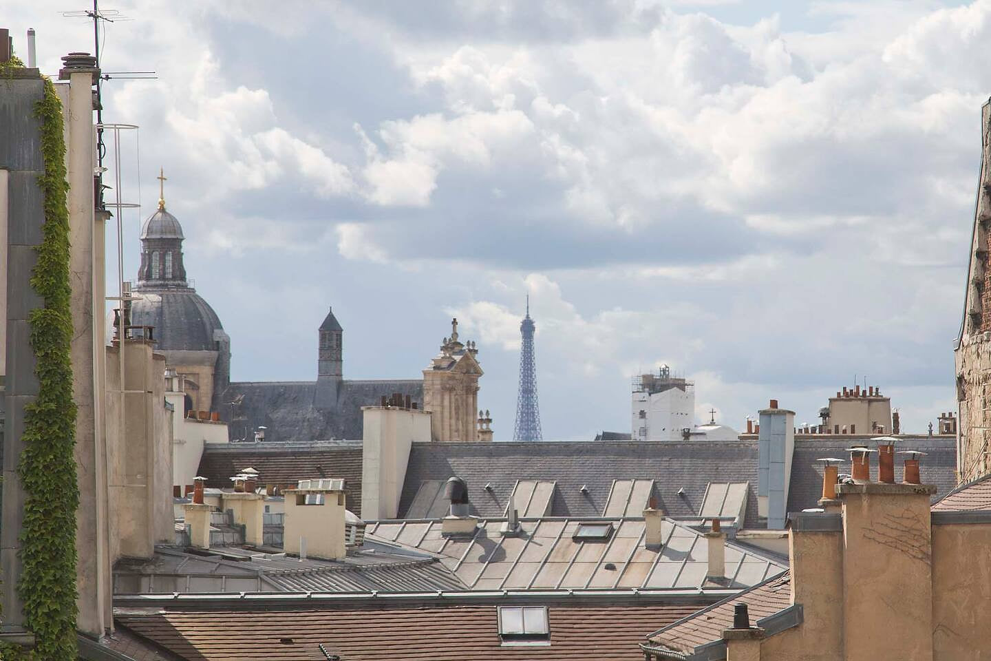 Tour Eiffel view, Top Floor Apt Marais Vosges 1m+