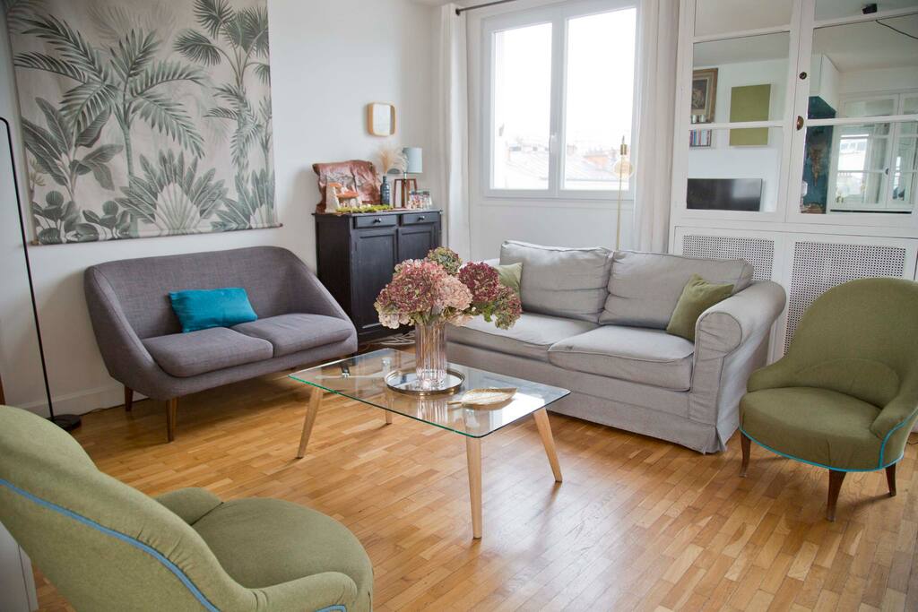 Top Floor Family apartment 17eme
