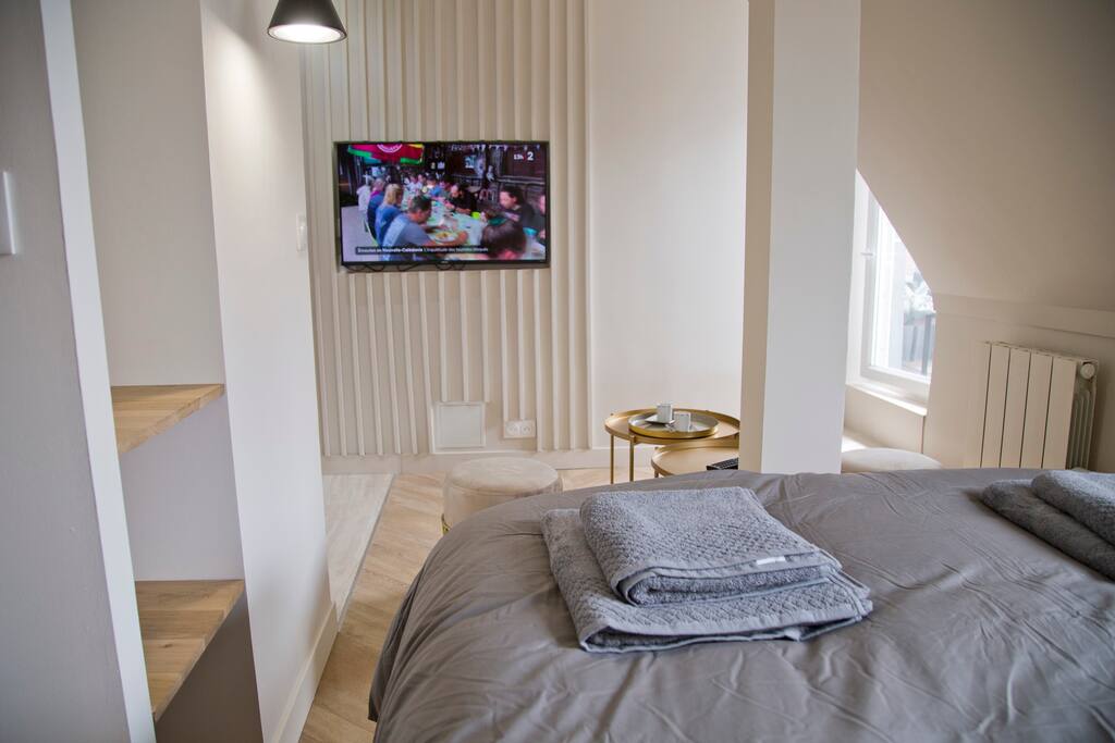 Luxury Studio with Terrasse and Eiffel Tour View