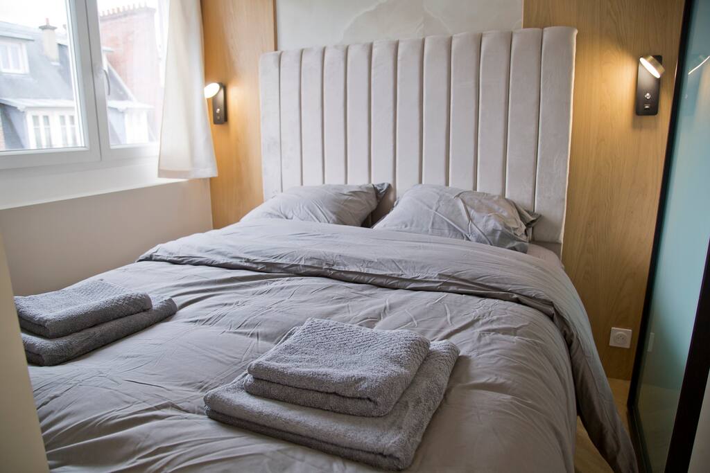 Luxury Studio with Terrasse and Eiffel Tour View