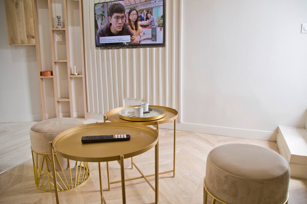 Luxury Studio with Terrasse and Eiffel Tour View