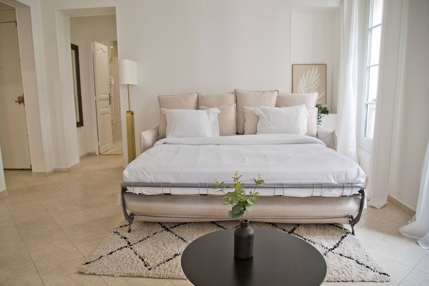 Great 1 bedroom Famous rue Saint André des Arts