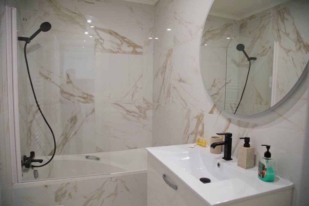 Great 1 bedroom Famous rue Saint André des Arts