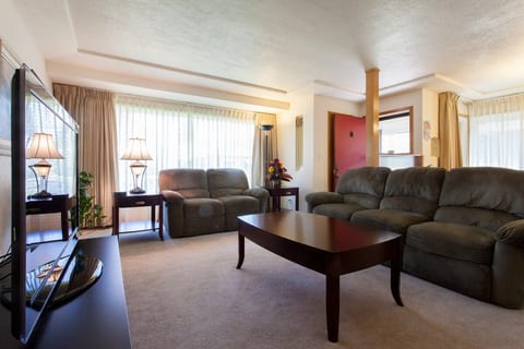 Central Air Near Providence Hospital - 1100 Sq Ft