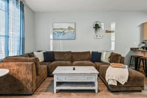 3Bed/3Bath (87A) Townhouse NEAR Beach image 4