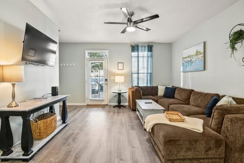 3Bed/3Bath (87A) Townhouse NEAR Beach image 3