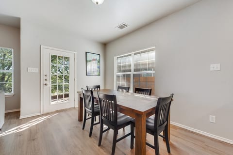 Frisco-Little Elm Getaway Pets Welcome! Long Stays image 5