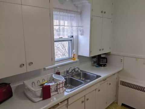 full kitchen