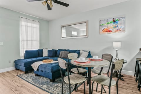 3Bed/3Bath (85B) Townhouse Close to Beach image 3