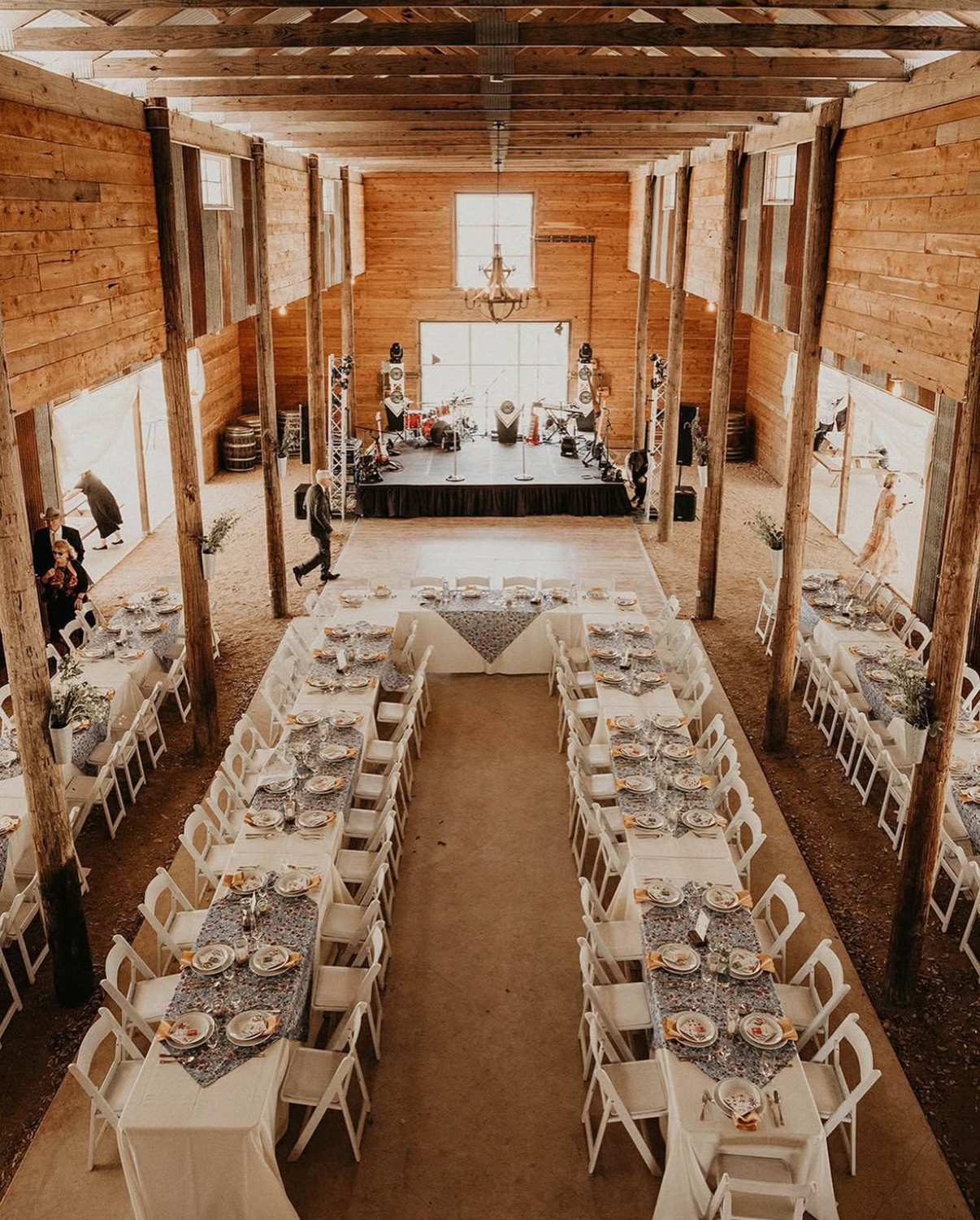 the-rustic-fitzhugh-hall/