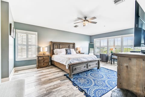 Mariner's Pointe #203